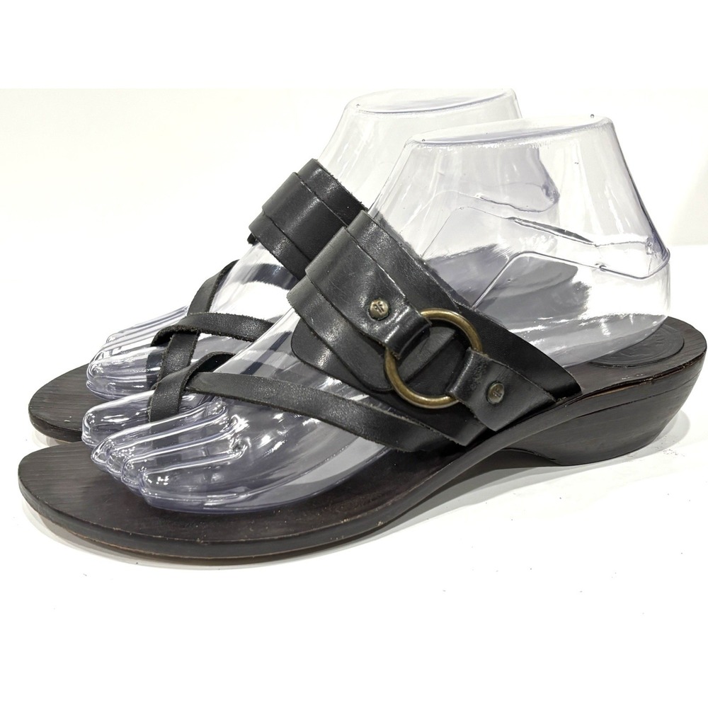 Frye Brooke Black Leather Thong Wedge Sandals Brass Ring Women's Size 7.5 M